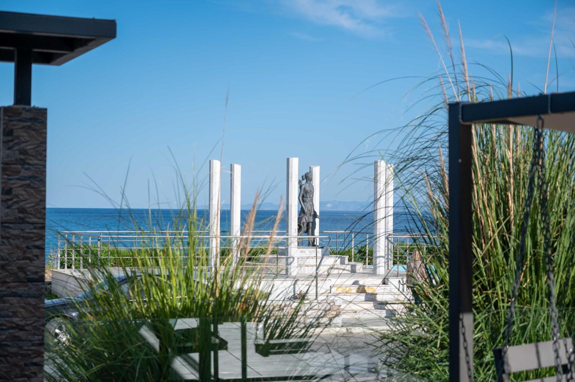 Finikas Suites & Apartments 10Min From Athens Airport Ártemida Kültér fotó