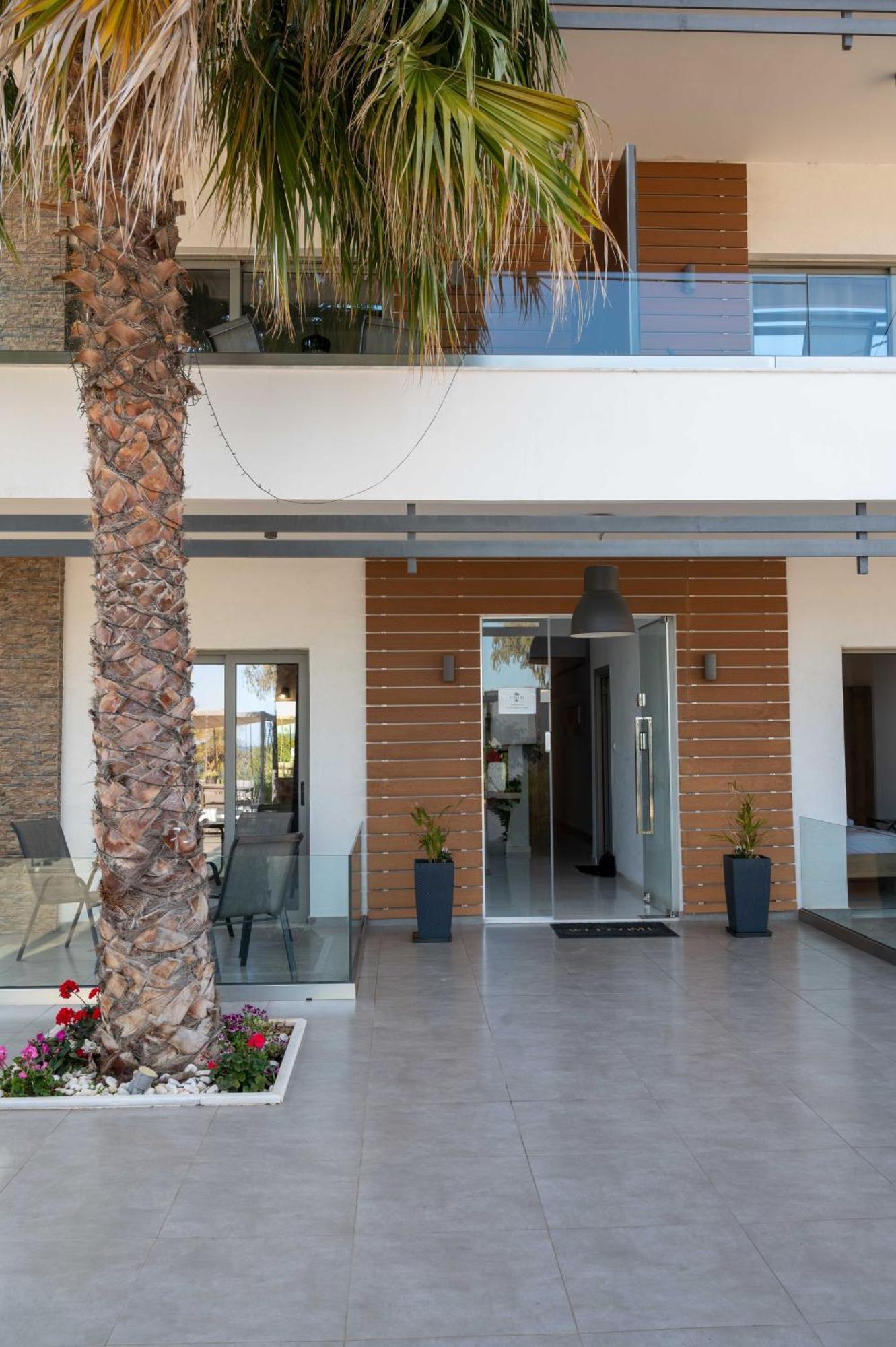 Finikas Suites & Apartments Airport By Airstay Ártemida Kültér fotó