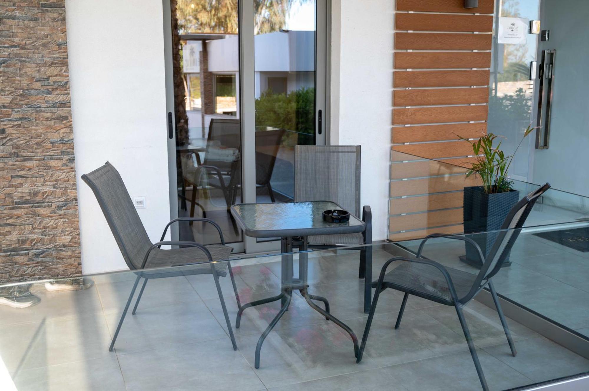 Finikas Suites & Apartments 10Min From Athens Airport Ártemida Kültér fotó